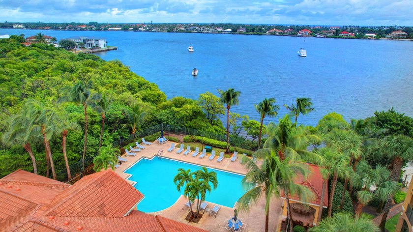 New Roof 2023! Remodeled 3 bed 2 bath plus 1 car garage * - Beach Condo for sale in Hypoluxo, Florida on Beachhouse.com