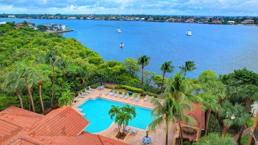 New Roof 2023! Remodeled 3 bed 2 bath plus 1 car garage * - Beach Condo for sale in Hypoluxo, Florida on Beachhouse.com