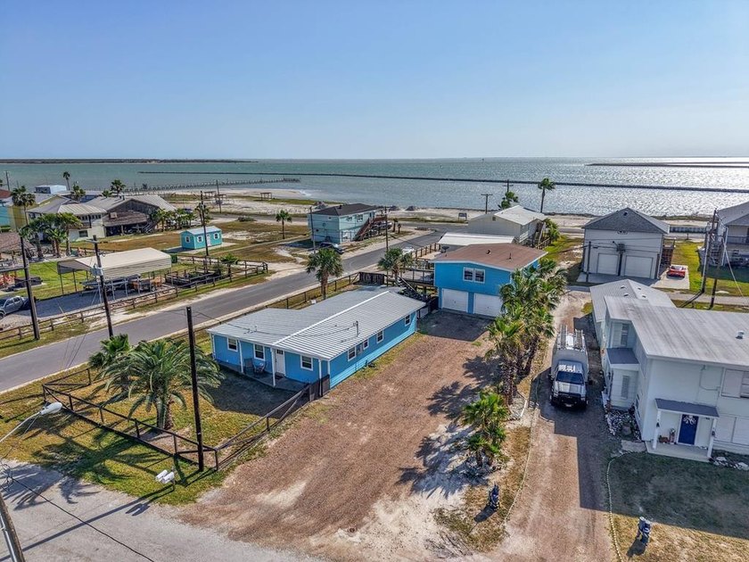 Tucked into the quiet waterfront community of Ingleside on the - Beach Home for sale in Ingleside, Texas on Beachhouse.com