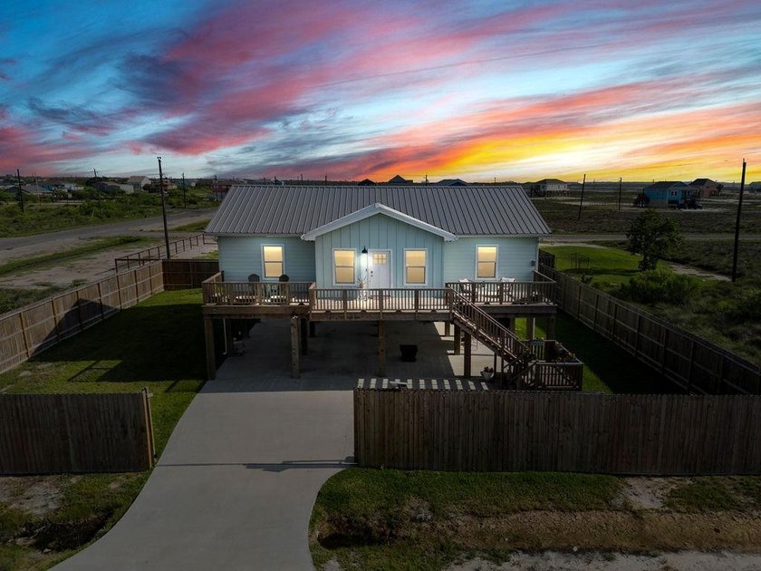 Updated coastal home in Holiday Beach, Rockport TX on an - Beach Home for sale in Rockport, Texas on Beachhouse.com