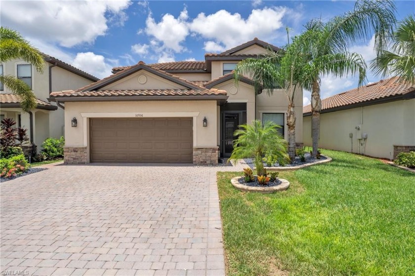 Welcome Home to this stunning Fort Myers residence in the gated - Beach Home for sale in Fort Myers, Florida on Beachhouse.com