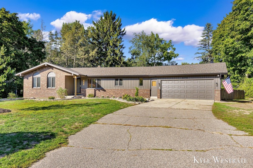 Welcome to 879 W 26th! This 3 bed 2 bath home is move in ready! - Beach Home for sale in Holland, Michigan on Beachhouse.com