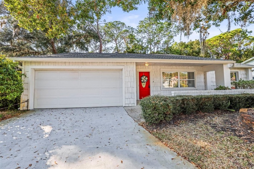 Beautiful, well-maintained 2 generous sized bedrooms, 2 bath - Beach Home for sale in Palm Harbor, Florida on Beachhouse.com