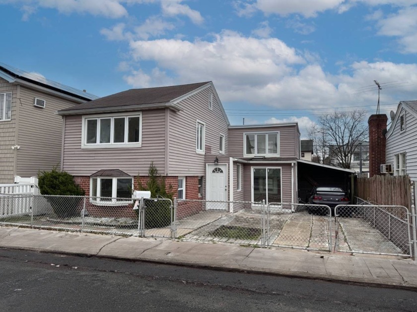 24 Cyrus Avenue is a fully detached single-family property in - Beach Home for sale in Brooklyn, New York on Beachhouse.com