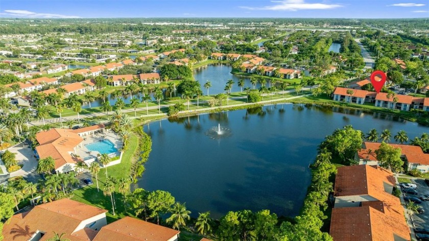 Great opportunity for rental income or ideal as a primary - Beach Condo for sale in West Palm Beach, Florida on Beachhouse.com