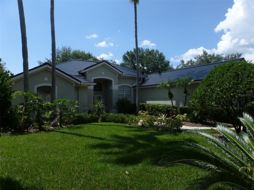 A very clean rare half acre lot. Quiet cul-de-sac on the water - Beach Home for sale in Tampa, Florida on Beachhouse.com