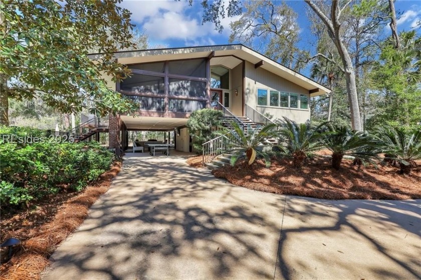Iconic, 2nd row West Beach Lagoon estate on over 1+ acre - a - Beach Home for sale in Hilton Head Island, South Carolina on Beachhouse.com