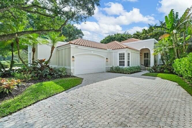 Absolutely gorgeous single family home, located in the Eagles - Beach Home for sale in Wellington, Florida on Beachhouse.com