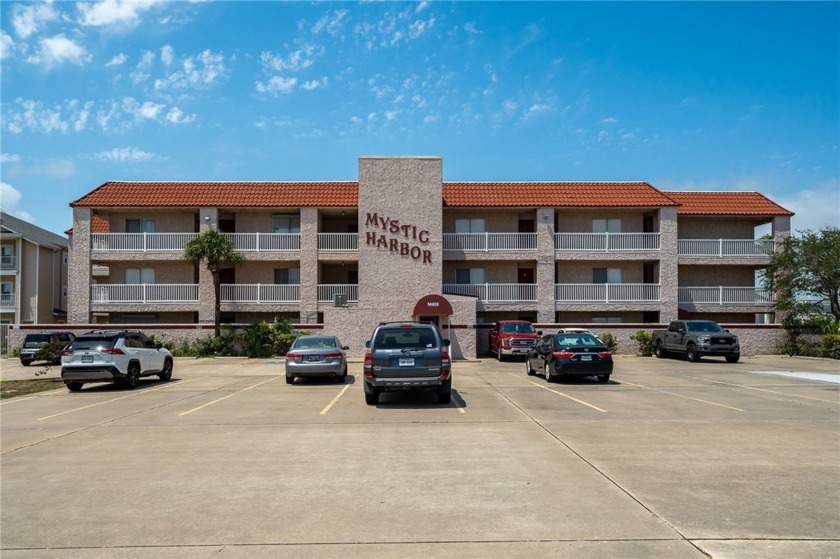 Beautifully decorated turnkey coastal studio condo centrally - Beach Condo for sale in Corpus Christi, Texas on Beachhouse.com