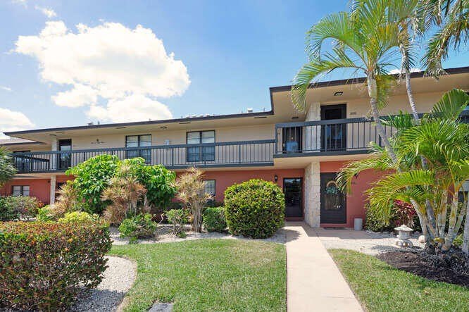 Welcome to your perfect beach house oasis! This two-bedroom - Beach Condo for sale in Marco Island, Florida on Beachhouse.com