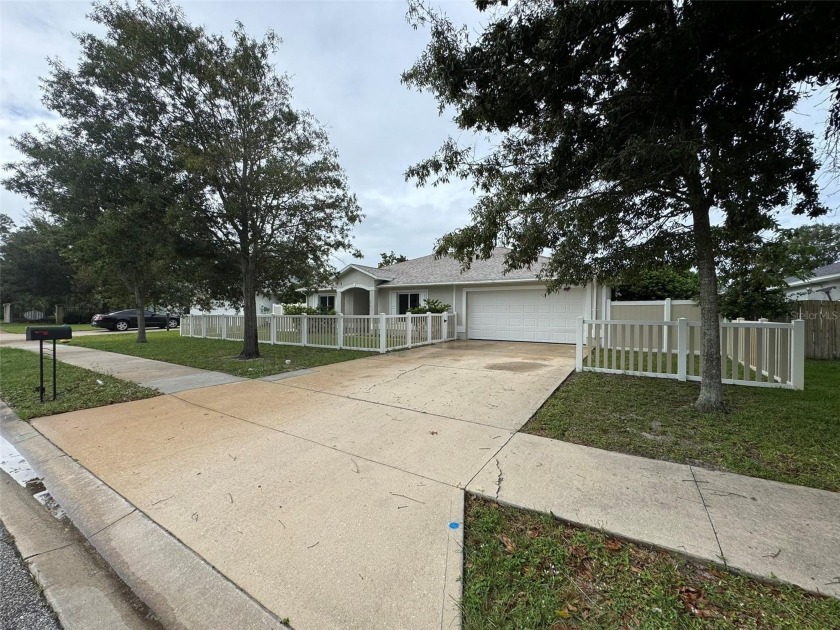 Excellent opportunity in Daytona Beach! This is the perfect home - Beach Home for sale in Daytona Beach, Florida on Beachhouse.com