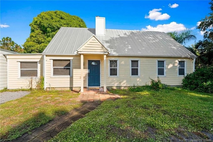 Bring your entire family and create your dream compound! This - Beach Home for sale in Stuart, Florida on Beachhouse.com
