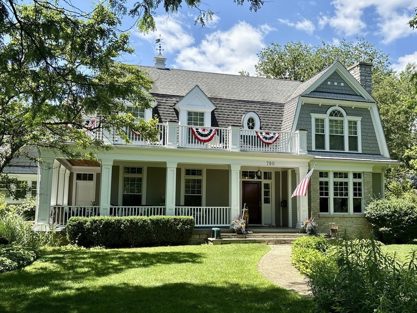 This *New Traditional* home offers uncompromising craftsmanship - Beach Home for sale in Glencoe, Illinois on Beachhouse.com