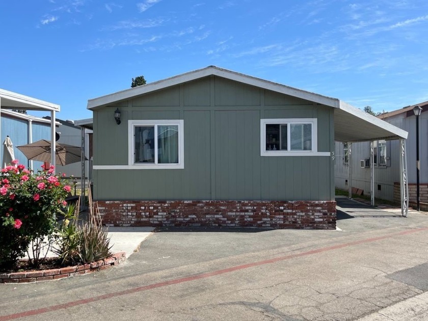 This cozy 2 bedrooms 2 bath home has everything you need for a - Beach Home for sale in Garden Grove, California on Beachhouse.com