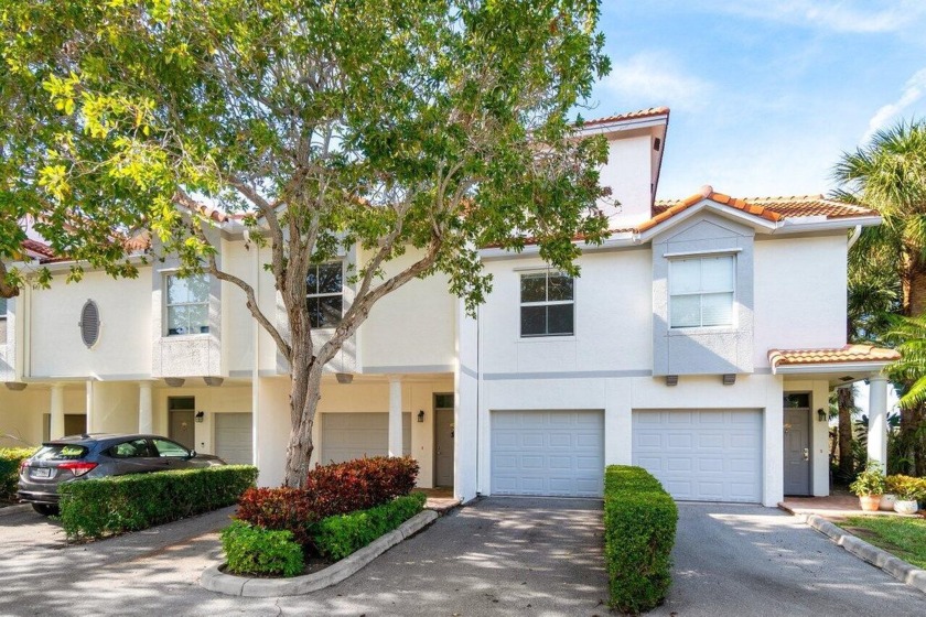 Rarely available 3 bedroom townhouse w/ garage overlooking the - Beach Townhome/Townhouse for sale in Delray Beach, Florida on Beachhouse.com