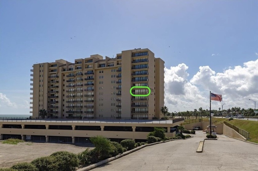 Enjoy luxury living with this 2-bed, 2-bath condo and sweeping - Beach Condo for sale in Corpus Christi, Texas on Beachhouse.com