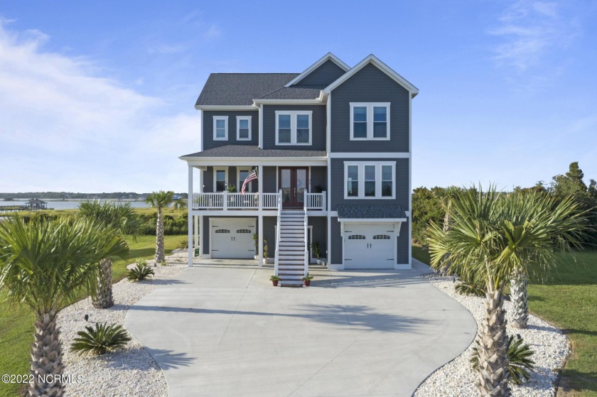 Welcome home to 48 Sailview Drive! This charming 3 bedroom 3.5 - Beach Home for sale in North Topsail Beach, North Carolina on Beachhouse.com