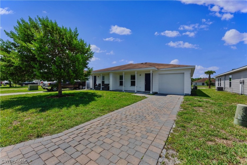 Welcome to this (2019) NEWER construction 3/2 villa nestled away - Beach Townhome/Townhouse for sale in Lehigh Acres, Florida on Beachhouse.com
