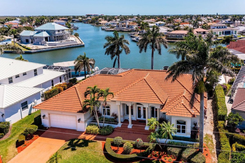 It's all about the view on this lovely direct access home with - Beach Home for sale in Marco Island, Florida on Beachhouse.com