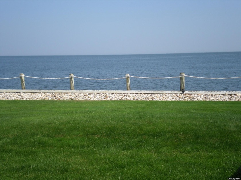 Captains Walk, Bayfront, 2 Story, 2-3 Bedrooms, 2.5 Baths, Fully - Beach Condo for sale in Bay Shore, New York on Beachhouse.com