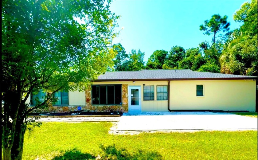 **Charming 3-Bed, 2-Bath Golf Course Villa in Sugarmill - Beach Home for sale in Homosassa, Florida on Beachhouse.com