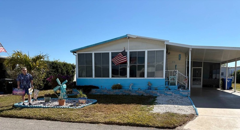 918 Uplands W. in Bay Indies offers an exceptional opportunity - Beach Home for sale in Venice, Florida on Beachhouse.com
