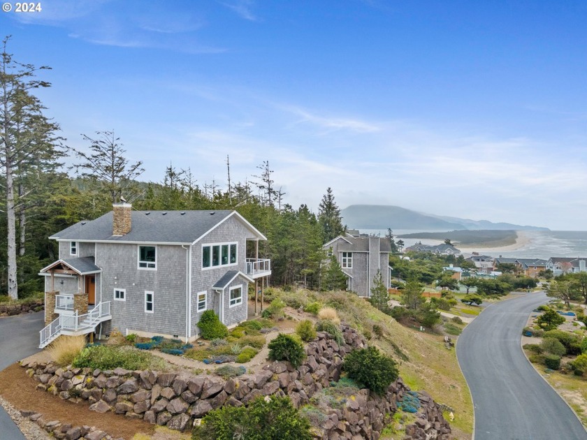 Stunning home in The Capes with breathtaking ocean views! Home - Beach Home for sale in Tillamook, Oregon on Beachhouse.com