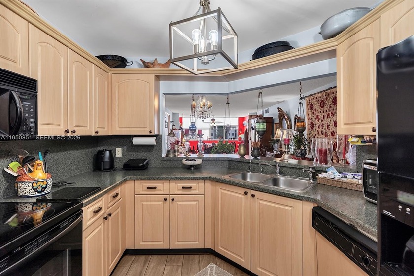 Spacious and rarely available corner unit , 3 bedroom, 2 - Beach Condo for sale in Sunrise, Florida on Beachhouse.com