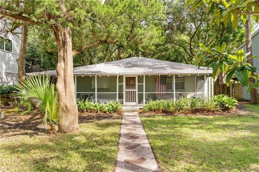 1950's cottage in great location! ZONED RESORT RESIDENTIAL.  Lot - Beach Home for sale in Saint Simons, Georgia on Beachhouse.com