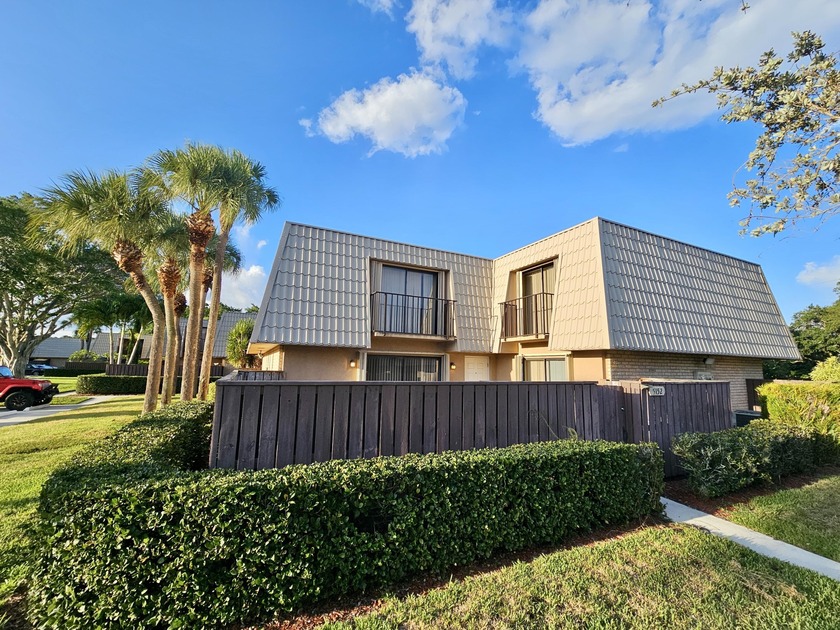 Great investment opportunity at 5152 51st Way! This 2BR, 2.5BA - Beach Townhome/Townhouse for sale in West Palm Beach, Florida on Beachhouse.com
