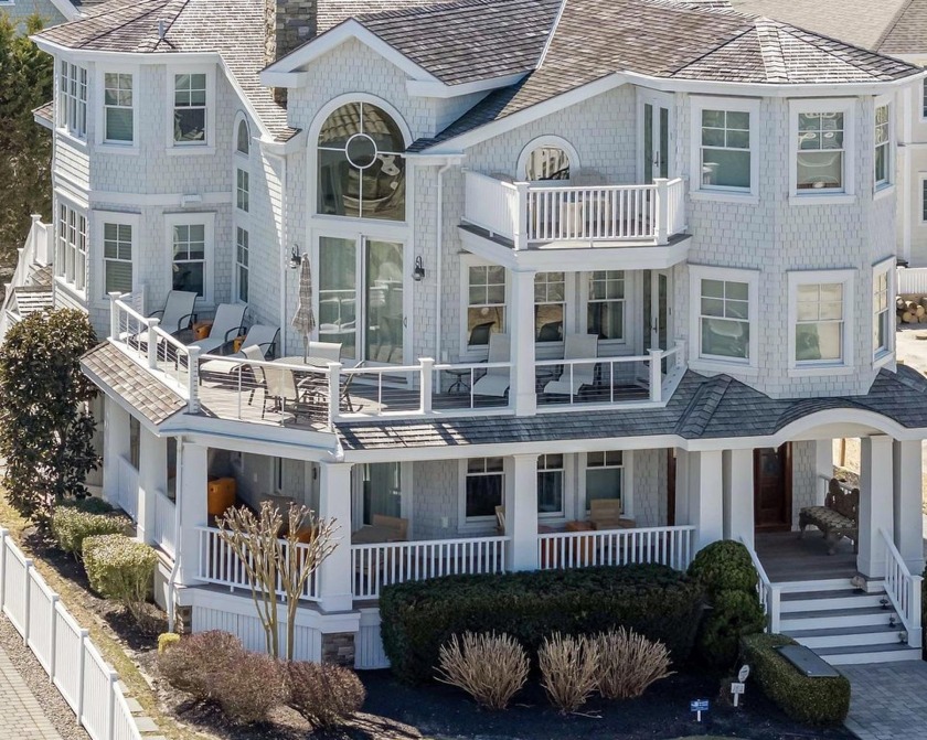 Welcome to 182 65th Street, a stunning summer haven located a - Beach Home for sale in Avalon, New Jersey on Beachhouse.com