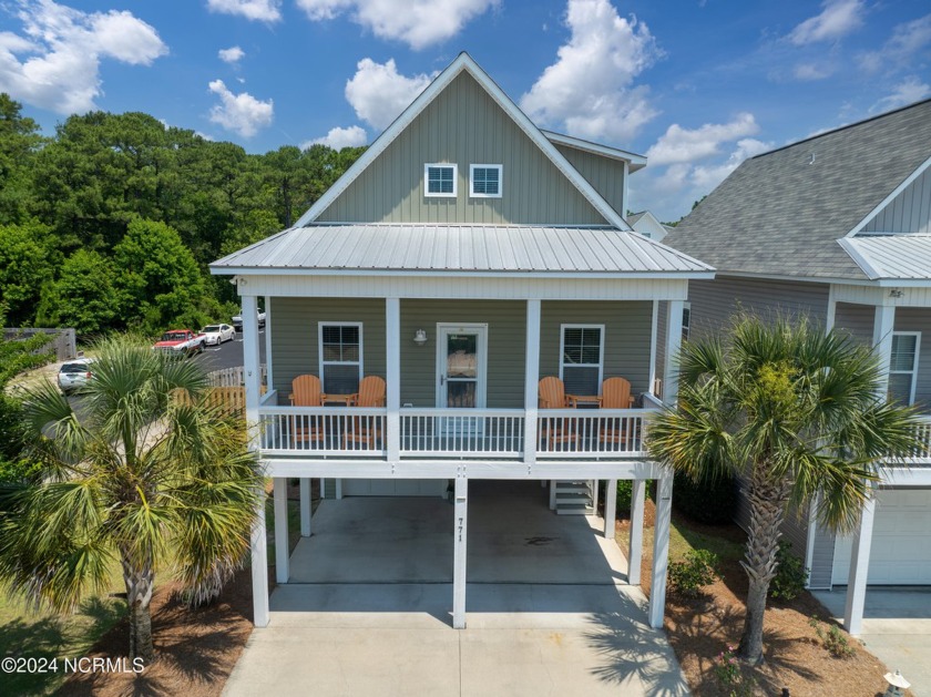Fall in love with this adorable 3 bedroom, 2.5 bath, 1 car - Beach Home for sale in Wilmington, North Carolina on Beachhouse.com
