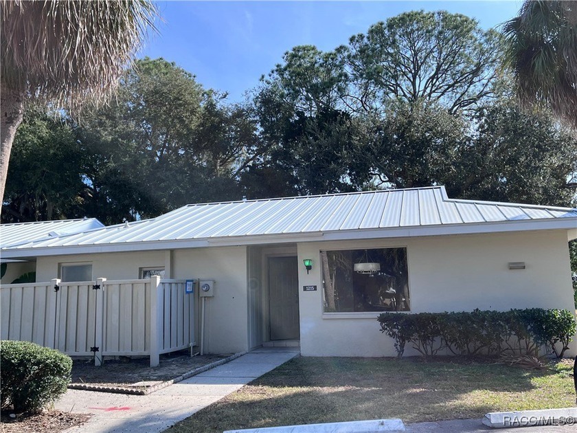 RENOVATIONS ARE COMPLETE AND READY TO MOVE IN! Cozy and updated - Beach Condo for sale in Crystal River, Florida on Beachhouse.com