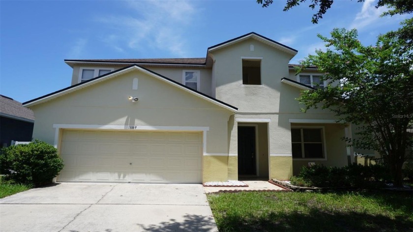 Beautiful 4 bedroom, 2.5 bath, 2 car garage home situated in - Beach Home for sale in Riverview, Florida on Beachhouse.com