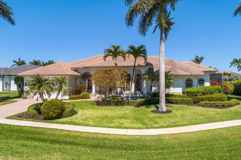 Exceptional waterfront home for those who seek both comfort and - Beach Home for sale in Marco Island, Florida on Beachhouse.com
