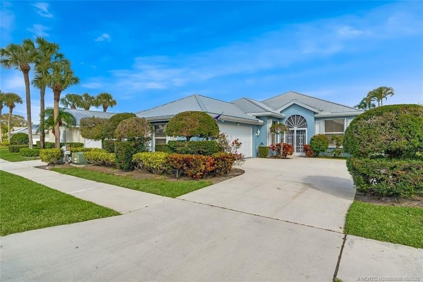 Absolutely Beautiful & stylish LAKEFRONT Divosta built home - Beach Home for sale in Palm City, Florida on Beachhouse.com