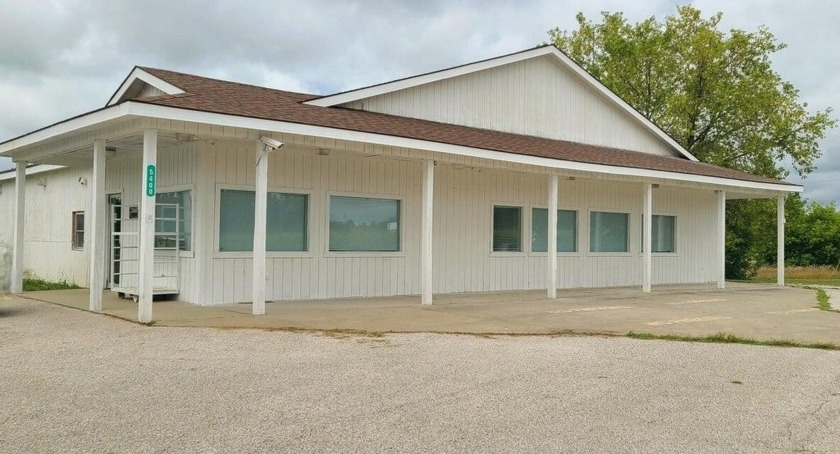 Don't build when you can buy! Perhaps this 60'x80' pole - Beach Home for sale in Shelby, Michigan on Beachhouse.com