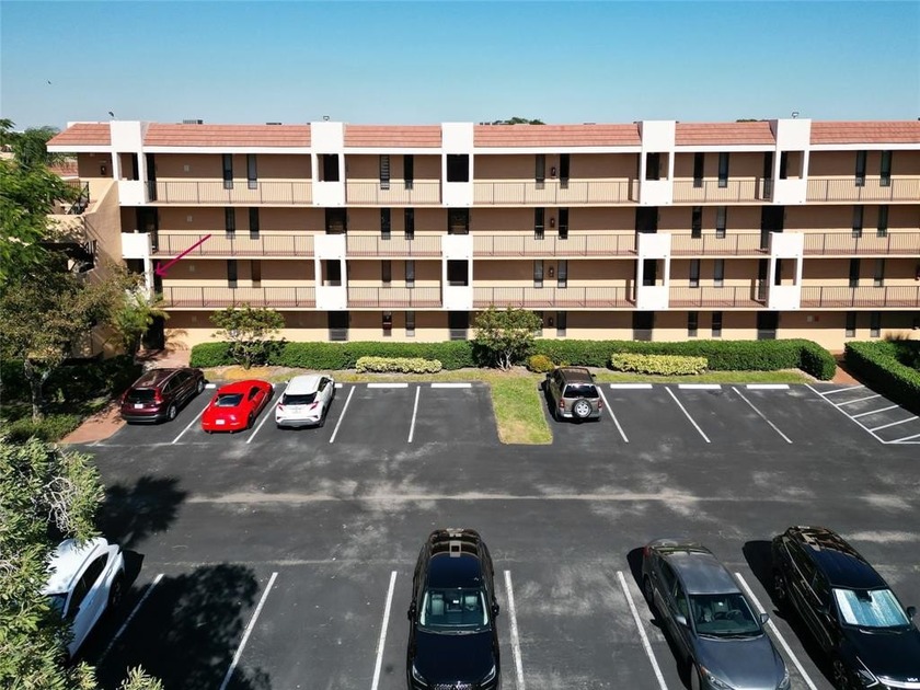 Immaculately maintained and roomy 2/2 corner unit with wide lake - Beach Condo for sale in Margate, Florida on Beachhouse.com