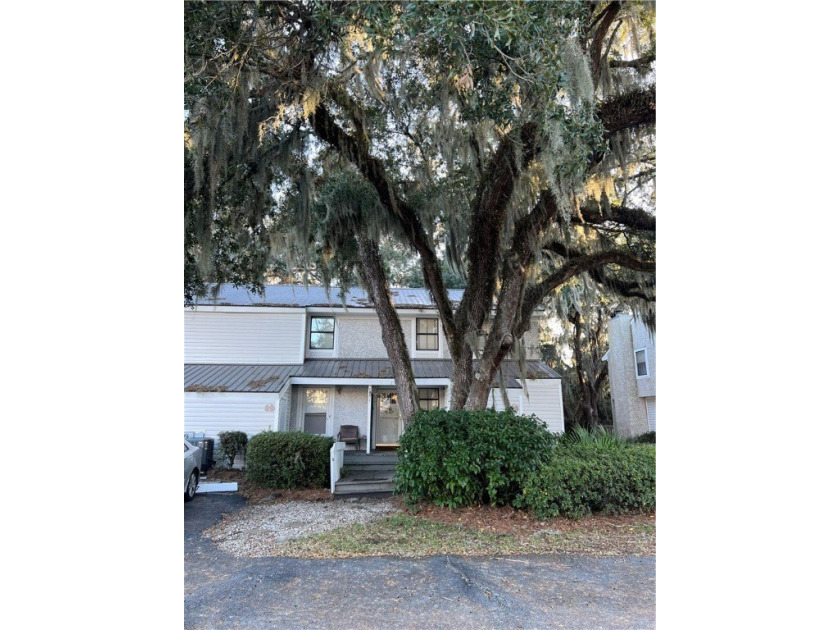 This condo is conveniently located on the south end of Saint - Beach Condo for sale in Saint Simons, Georgia on Beachhouse.com