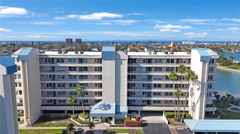 Welcome to Island Place at Harbourside. This west facing unit is - Beach Condo for sale in South Pasadena, Florida on Beachhouse.com
