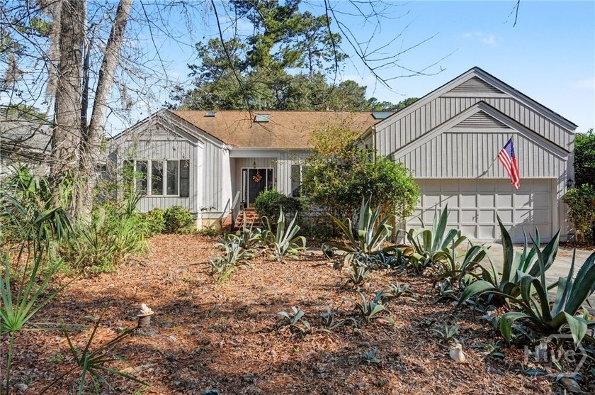 Charming patio home all on one story. Central location, close to - Beach Home for sale in Savannah, Georgia on Beachhouse.com