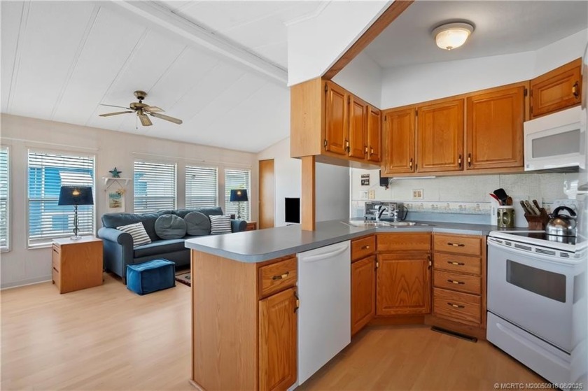 Welcome to your Hutchinson Island hideaway...where the beach is - Beach Home for sale in Jensen Beach, Florida on Beachhouse.com
