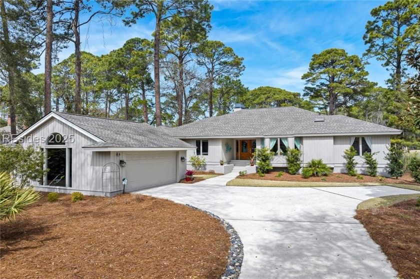 Stunning 3 bedroom, 2.5 bath home in the private Club Course - Beach Home for sale in Hilton Head Island, South Carolina on Beachhouse.com