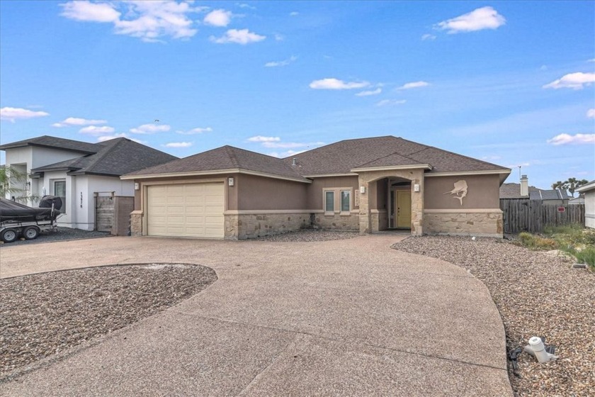 Luxurious Island home featuring tile flooring and granite - Beach Home for sale in Corpus Christi, Texas on Beachhouse.com