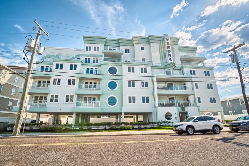 WILDWOOD CREST BEACH BLOCK CONDOMINIUM WITH OCEAN VIEWS  ROOF - Beach Condo for sale in Wildwood Crest, New Jersey on Beachhouse.com