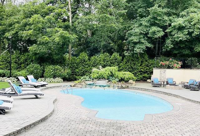 Grand Villa: Resort Style,Heated Pool,Sauna,Gym,Basketball Court - Beach Vacation Rentals in Wading River, NY on Beachhouse.com