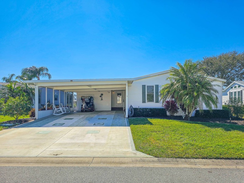 A truly stunning property with an overabundance of desirable - Beach Home for sale in Port Orange, Florida on Beachhouse.com
