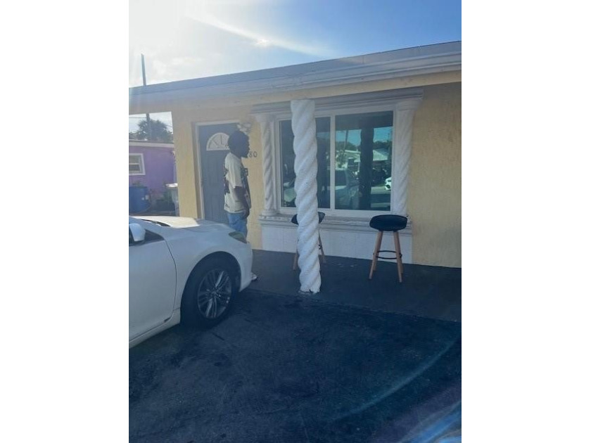 WELCOME HOME TO THIS CHARMING 3-BEDROOM, 2-BATHROOM RESIDENCE - Beach Home for sale in Pompano Beach, Florida on Beachhouse.com