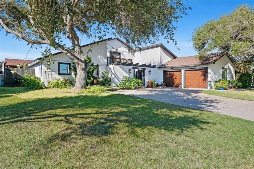 Welcome to this enchanting hacienda, showcasing impeccable - Beach Home for sale in Portland, Texas on Beachhouse.com