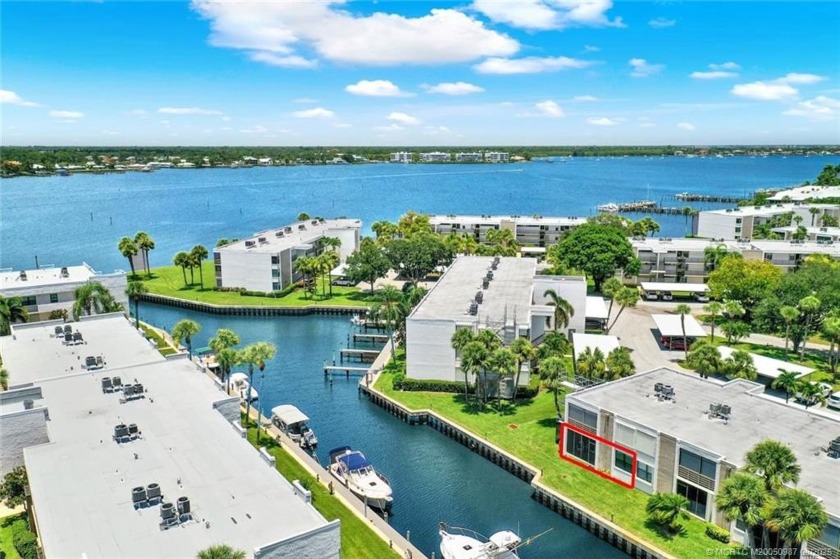 Gorgeous totally updated waterfront, first floor, END-UNIT with - Beach Condo for sale in Stuart, Florida on Beachhouse.com